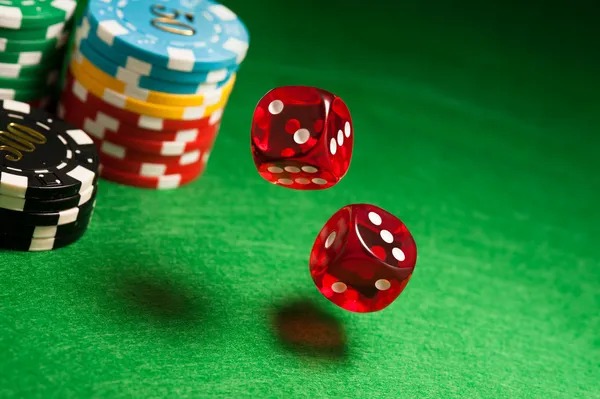 lilin 138 mobile app interface showing live blackjack dealer table and sportsbook menu